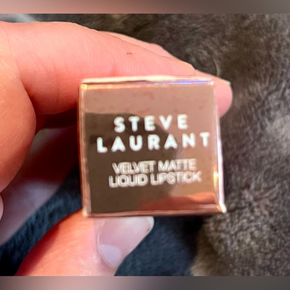 NWT Steve Laurant Velvet Matte Lipstick. Color “ royalty” Retails $31 + tax - Picture 3 of 4